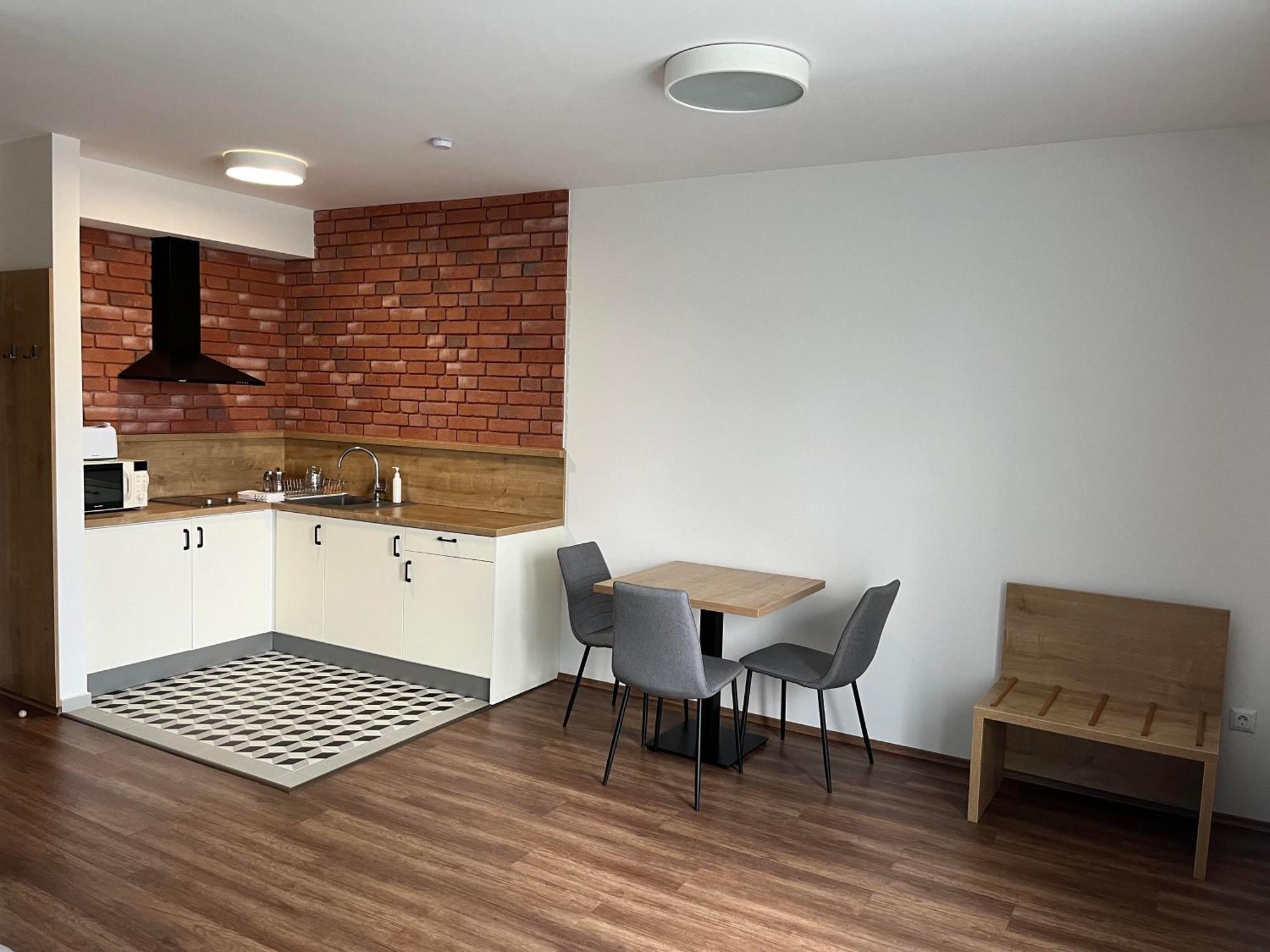 Berill Crystal Apartman Sarvar Exterior foto